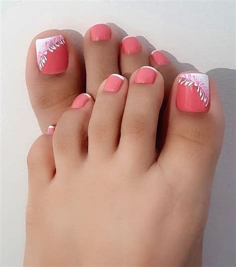 happy toe nails|pretty toe nail designs.